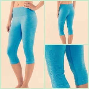 NWOT lululemon IN THE FLOW Crop II Sz 6